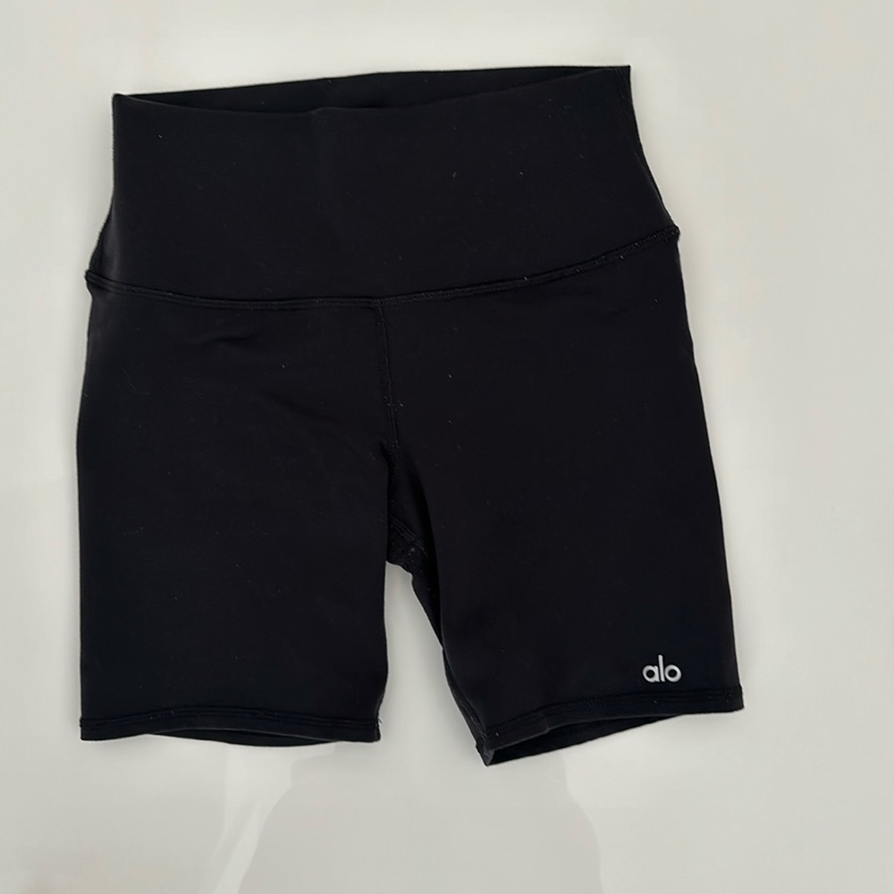 Alo bike shorts